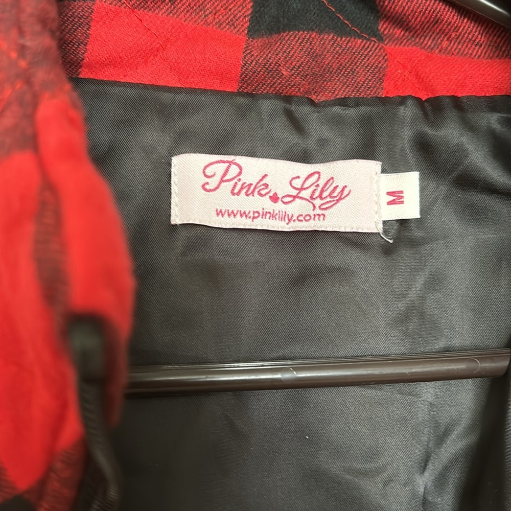 Pink Lily Women’s Winter Plaid Vest, Great Condition! Size Medium - Picture 2 of 6